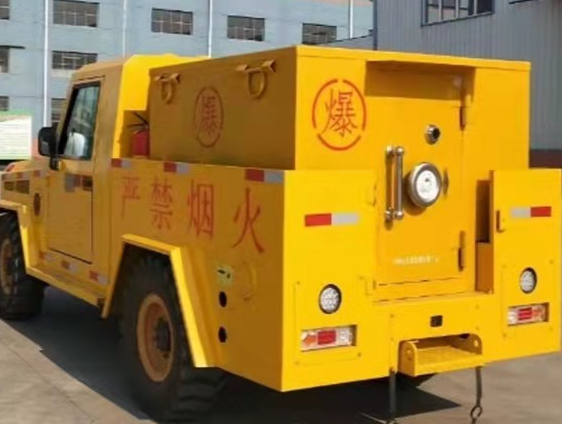 康定凯龙爆破器材运输车：保障爆破任务的安全运行